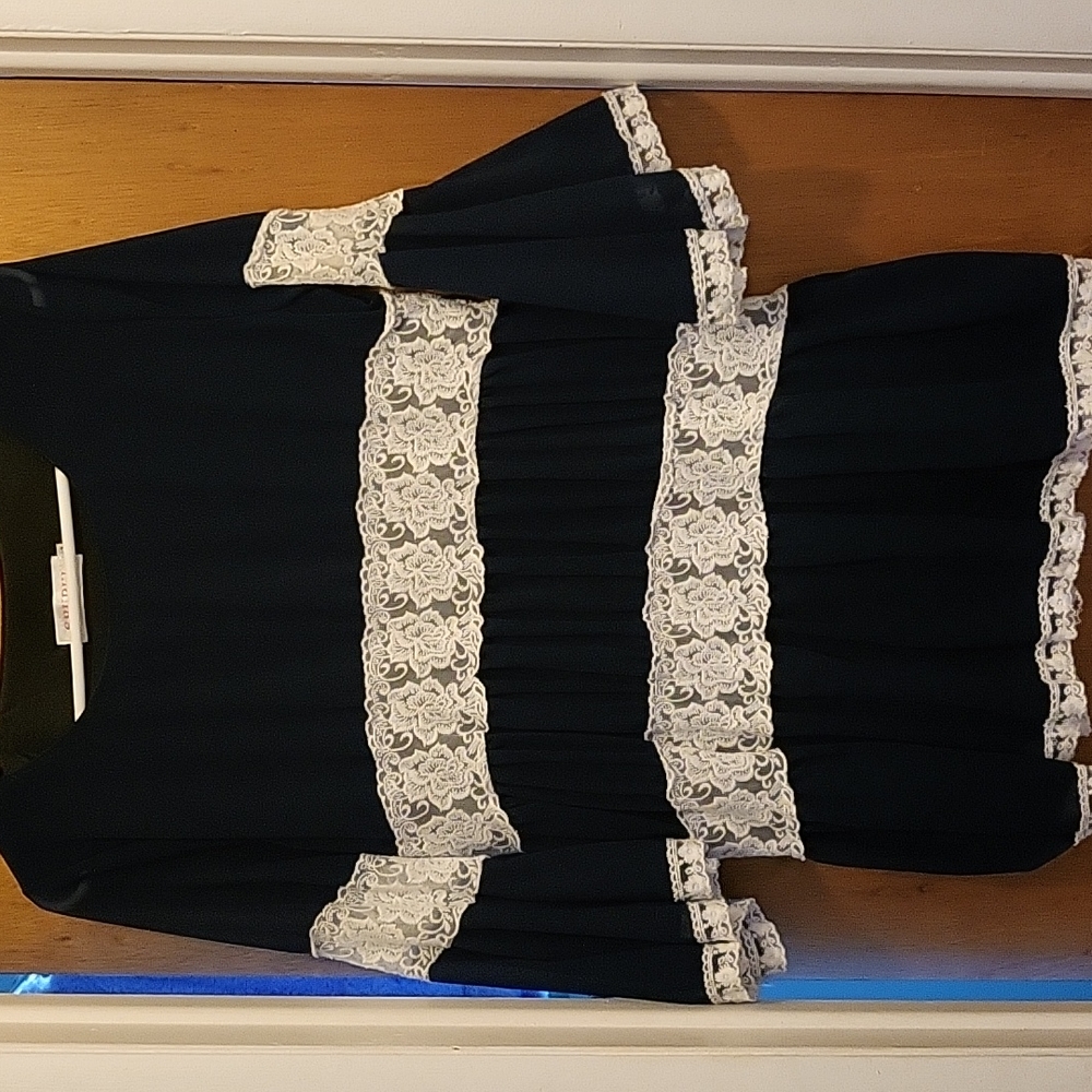 Juniors bell sleeve blouse